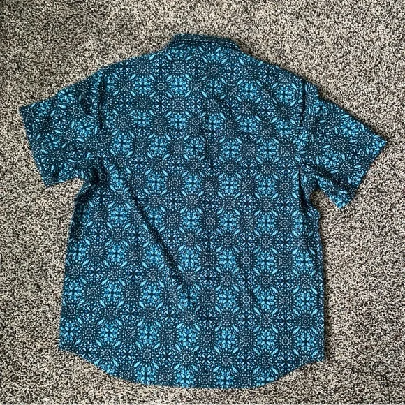 Men’s Tommy Bahama Coast Mosaic Geo Short Sleeve Beach Shirt size medium - Picture 6 of 9
